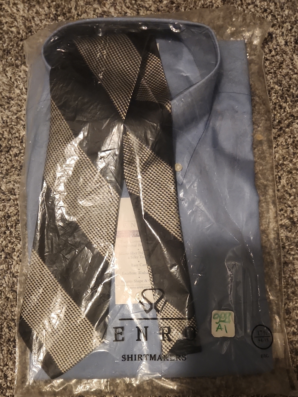 ENRO Mens Ultra Pinpoint Dress Shirt With Tie.  Blue 17 1/2 34/35 NWT